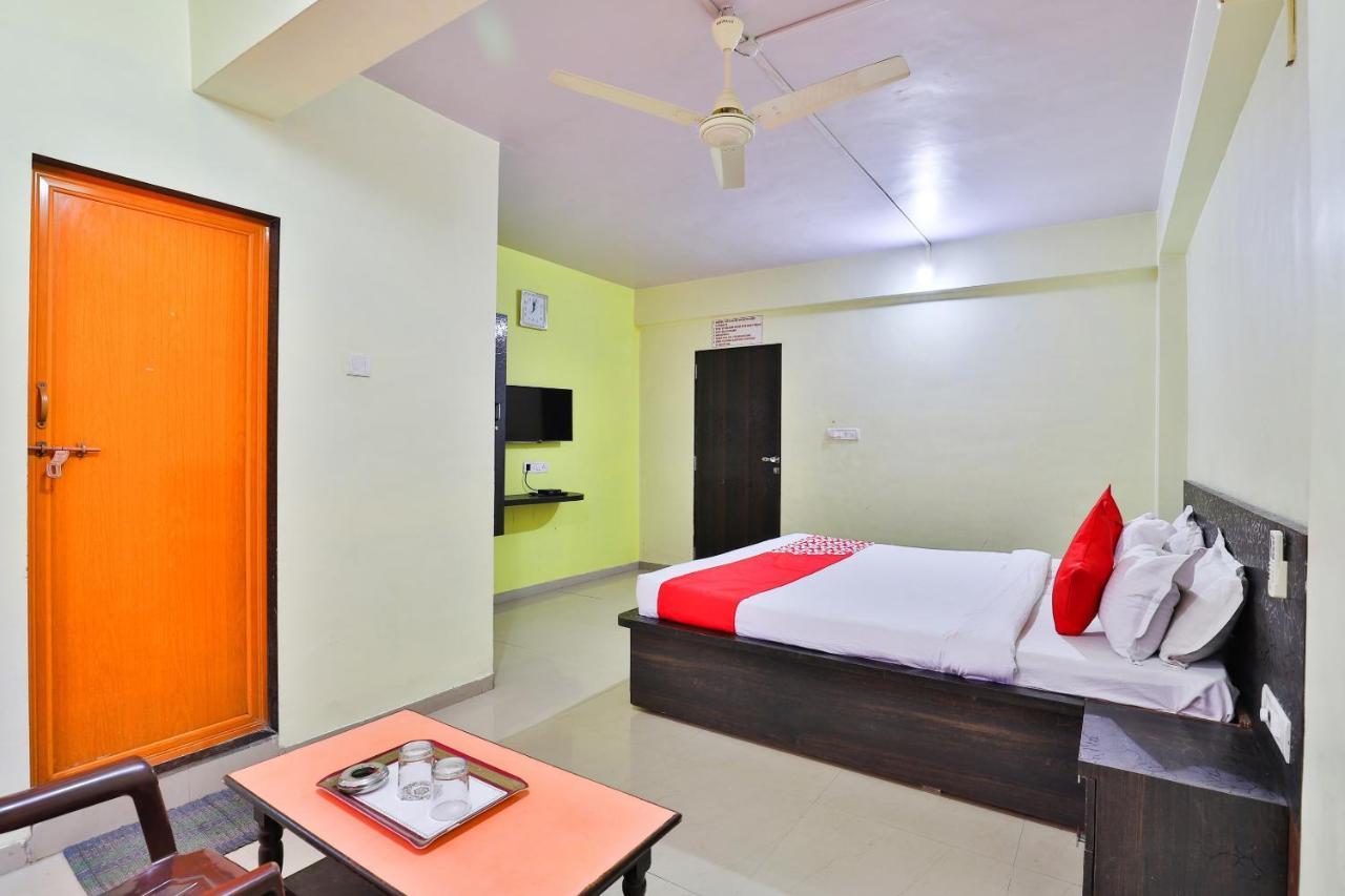 Oyo 24833 Hotel Silver Даман Екстер'єр фото